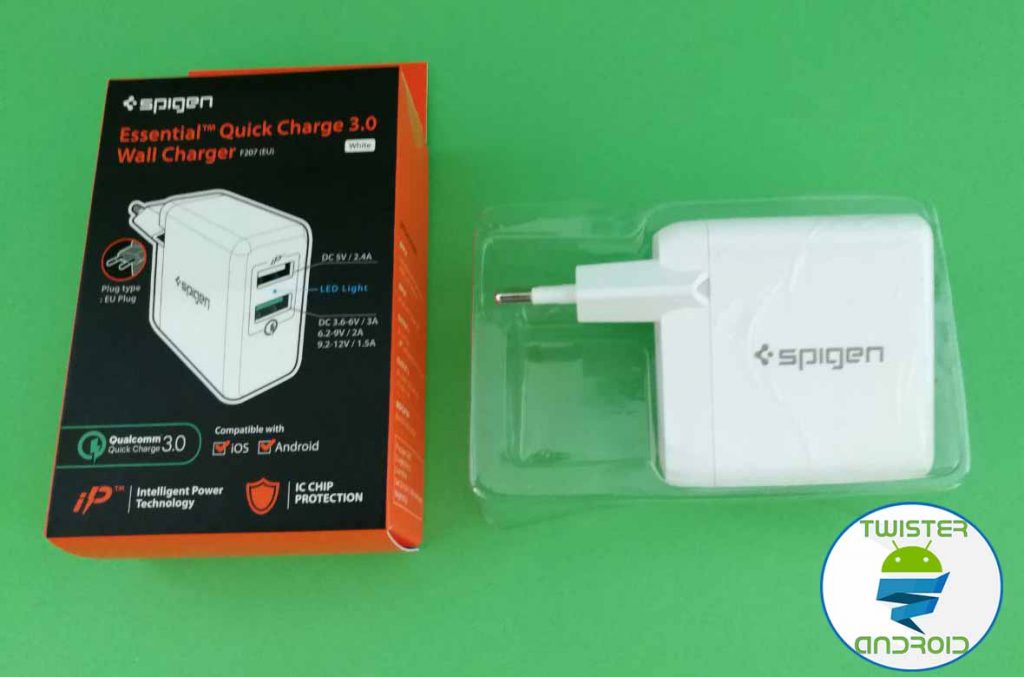 F207 Essential Quick Charge 3.0 Wall Charger Spigen